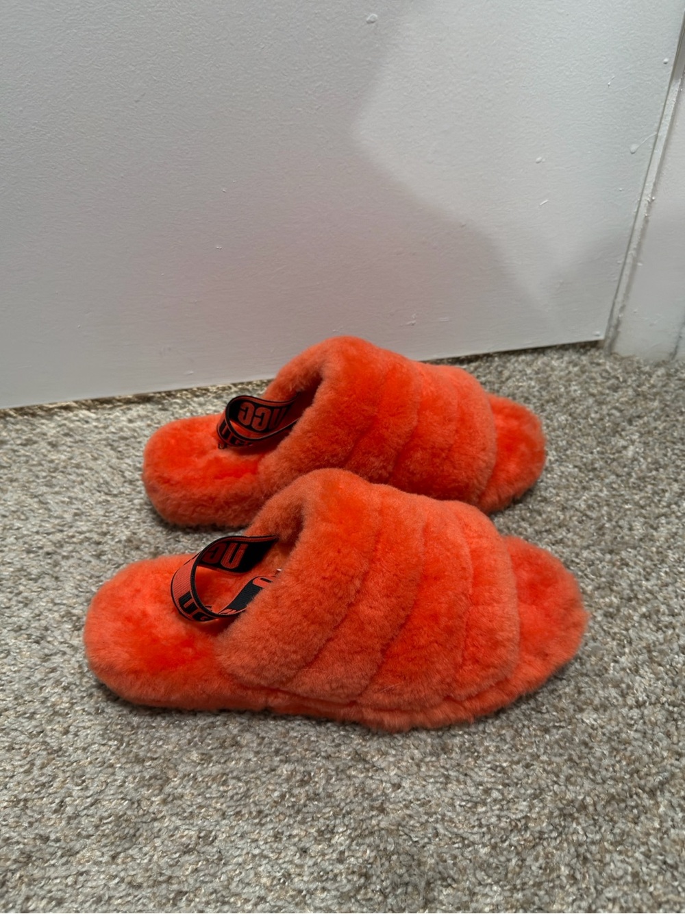 NWOT UGG Fluff Yeah Slides